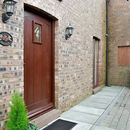 Little Meadow Feriehus *