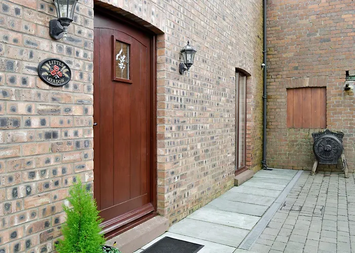 Little Meadow Feriehus *